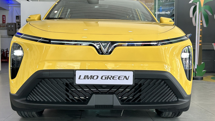 Chi tiết Ngoại Thất VinFast Limo Green: MPV 7 chỗ rộng rãi - 4 Chi tiết Ngoại Thất VinFast Limo Green: MPV 7 chỗ rộng rãi - 4